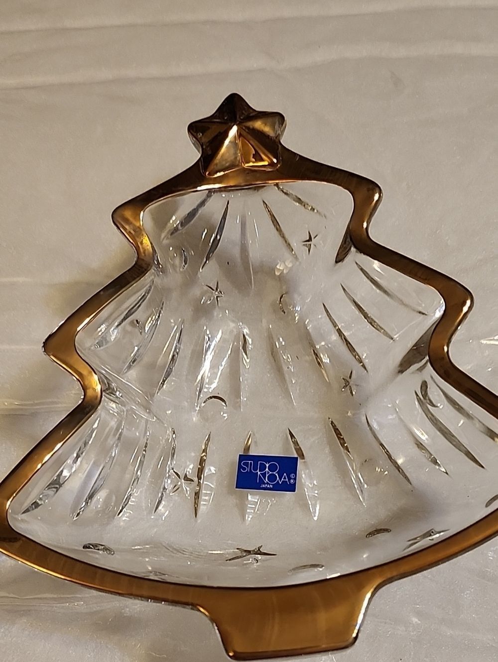 Studio Nova  Yuletide Spirit Sweet Dish